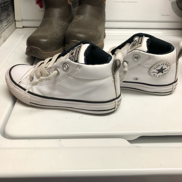 Boys Converse high tops - Picture 2 of 2